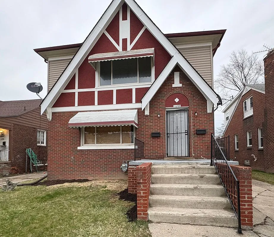 3 bed, 1.0 bath, 1145 sqft, $1,250 — Photo 1