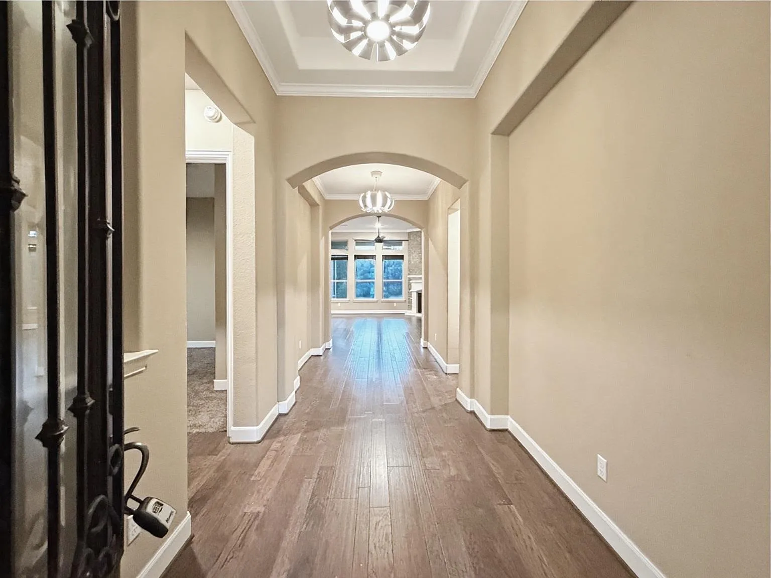 4 bed, 3.0 bath, 3036 sqft, $2,900 — Photo 2