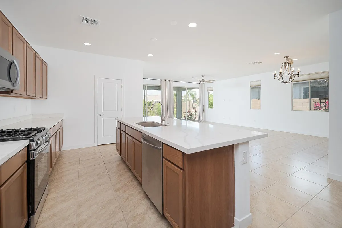 Building Photo - 14844 S 179th Ave