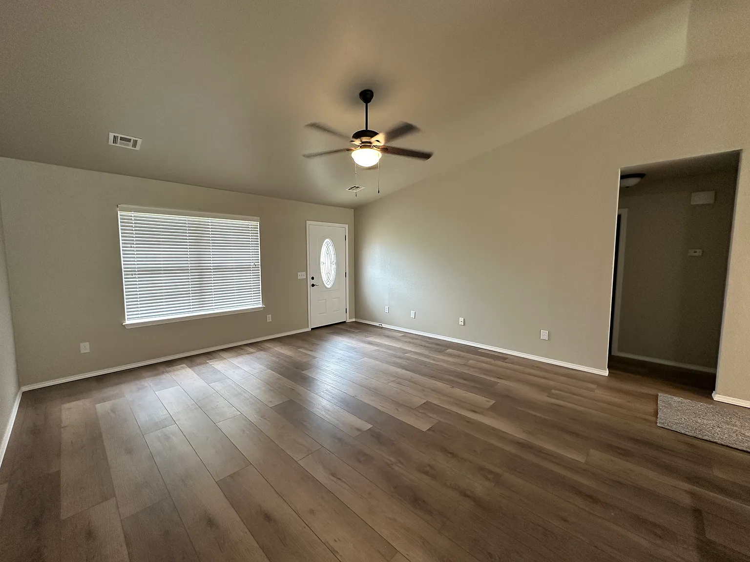 3 bed, 1513 sqft, $1,595 — Photo 2