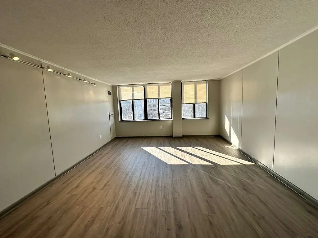 1 bed, 740 sqft, $1,650 — Photo 2
