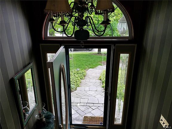 3rd image of 3 Aspen Ln