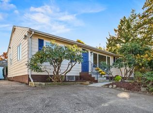 71 Ravenswood Rd, Waltham, MA 02453