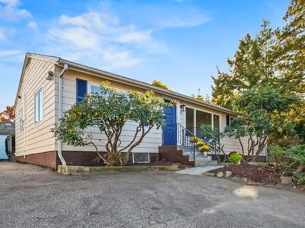 71 Ravenswood Rd, Waltham, MA 02453