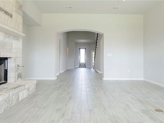 3rd image of 3132 Prentiss Ln