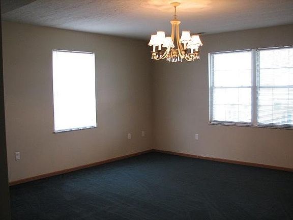 5th image of 107 Aaron Dr