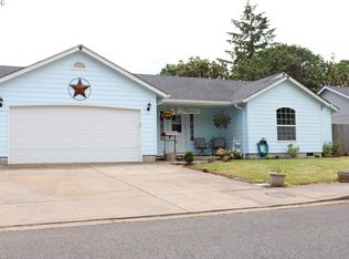 2109 Ash Ave, Cottage Grove, OR 97424