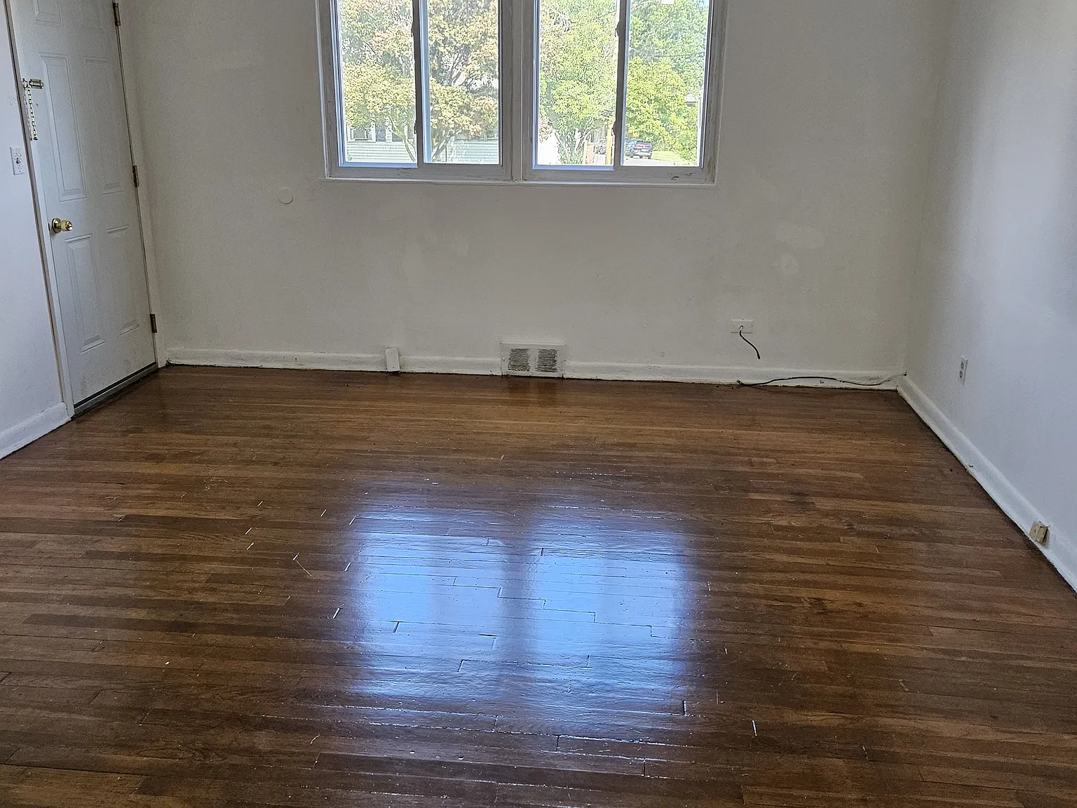 2 bed, 970 sqft, $1,600 — Photo 3