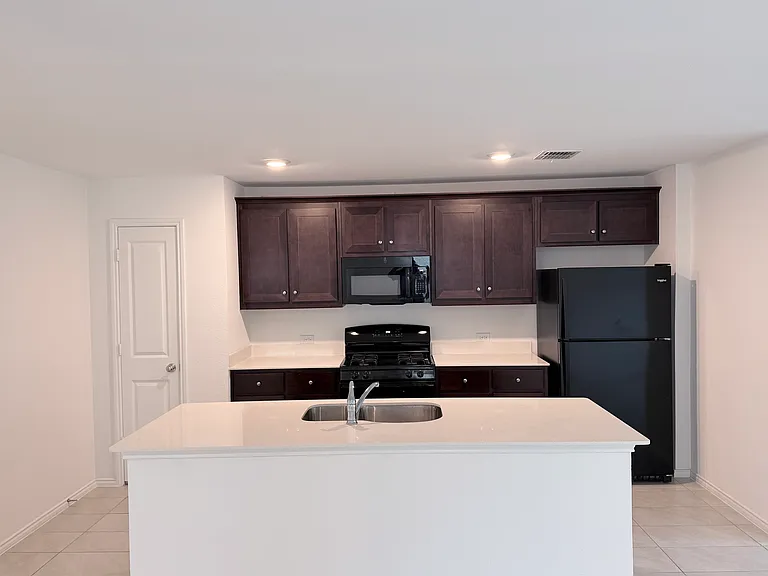 14045 Ilderton St — Photo 3