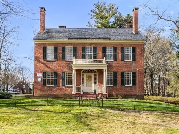 418 Longmeadow St, Longmeadow, MA 01106