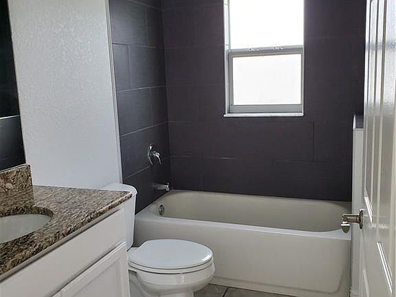 5th image of 1116 Copley St E
