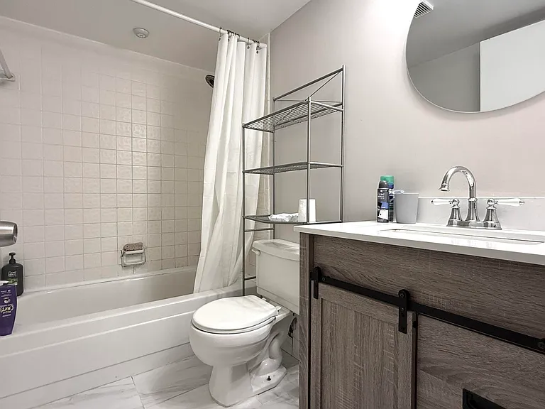 2925 SW 22nd Ave #203 — Photo 7