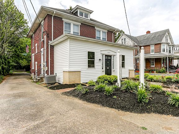 4th image of 3223 Market St #D10963174