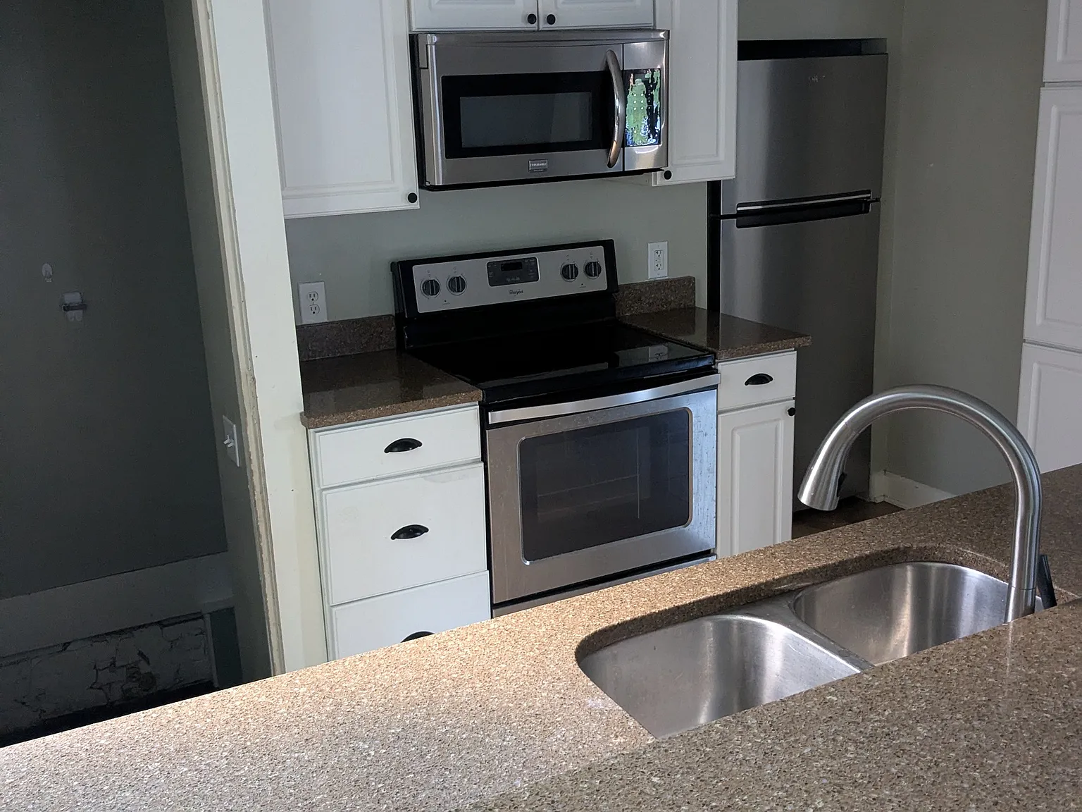 3 bed, 1250 sqft, $1,700 — Photo 4
