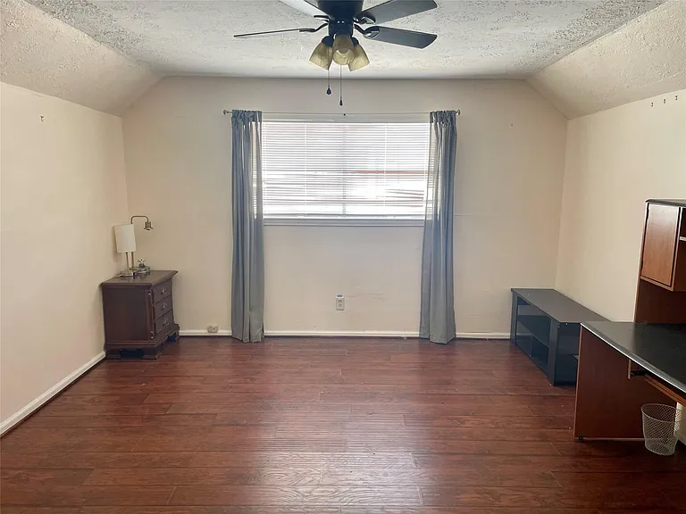 11615 Carvel Ln — Photo 12