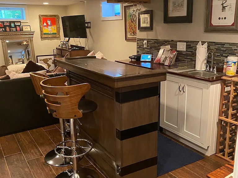 Building's Lounge