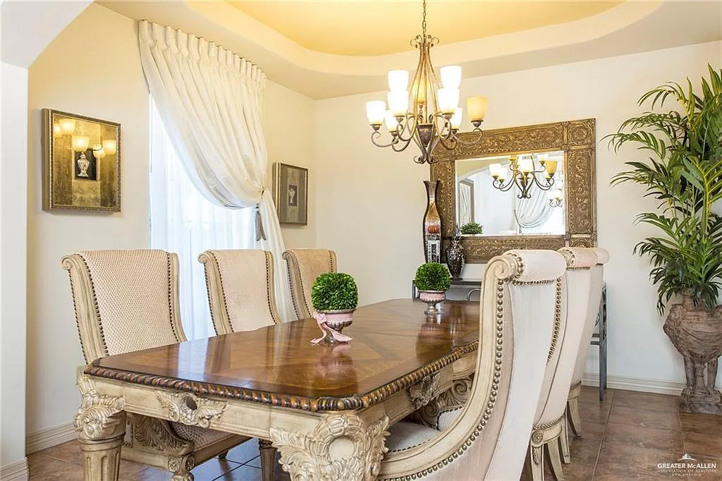 5 bed, 4.0 bath, 3205 sqft, $3,100 — Photo 4