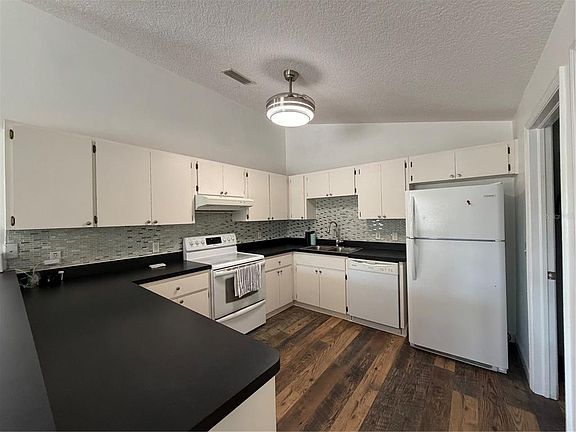 4th image of 2723 W Arch St