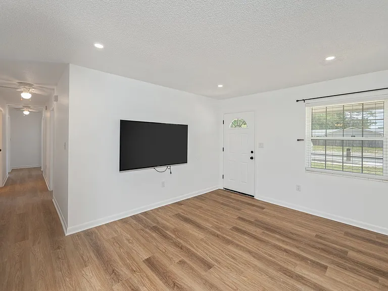 1416 Palm Blvd S — Photo 8