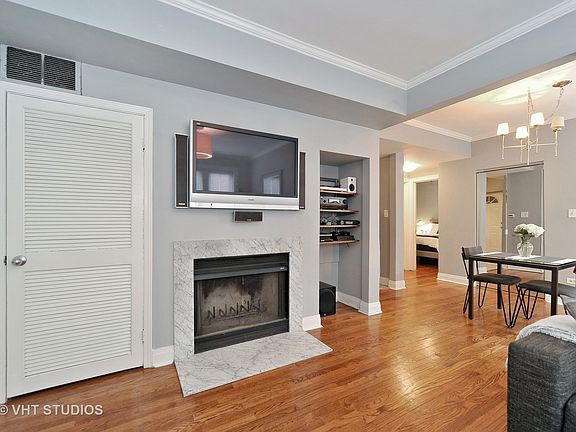 5th image of 1921 N Bissell St APT F