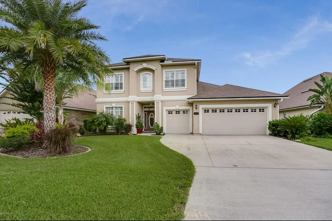 12185 Emerald Green Ct — Photo 1