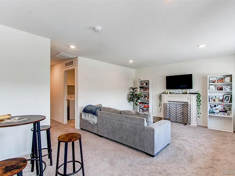 564 Felicity Loop — Photo 23