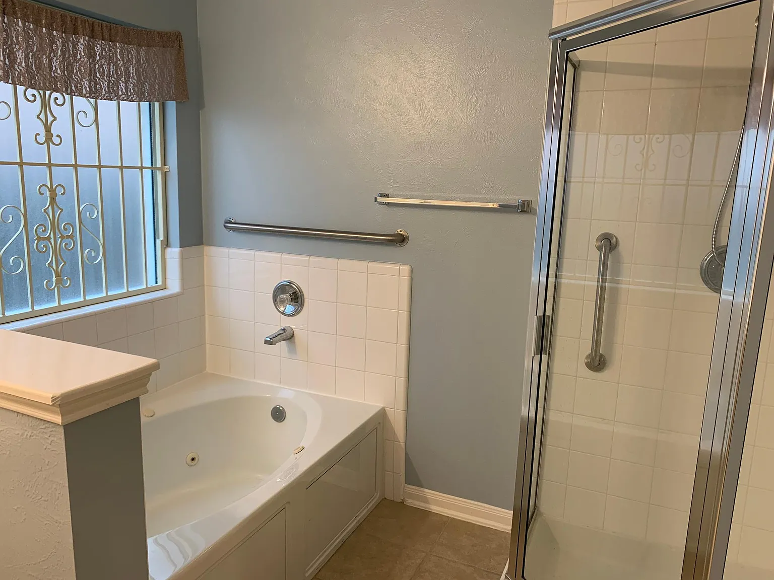 12518 Bear Valley Dr — Photo 3