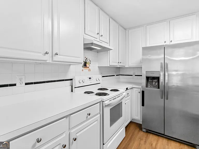 15 Abby Ct — Photo 28