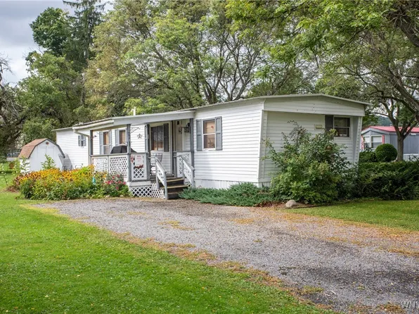 22 Valley Dr, Great Valley, NY 14741