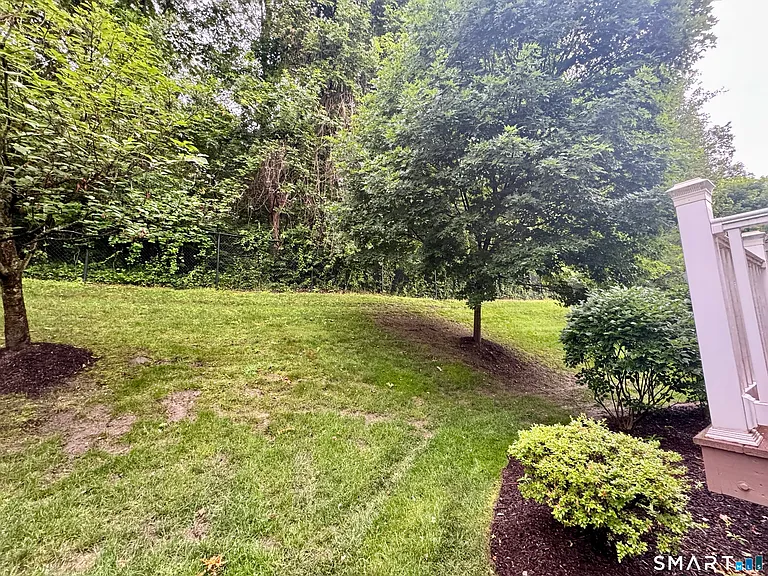 50 Lawrence Ave #50 — Photo 22