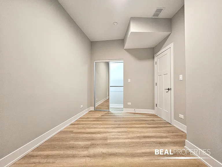 428-38 West Belden — Photo 106