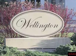 120 Viking Ct, Mankato, MN 56001