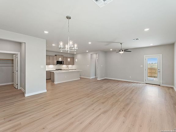 3rd image of 2927 Angelou Street