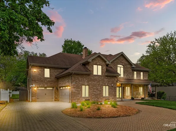 10S060 Clarendon Hills Rd, Willowbrook, IL 60527