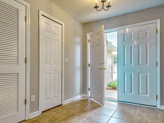 4th image of 2935 Majestic Oaks Ln