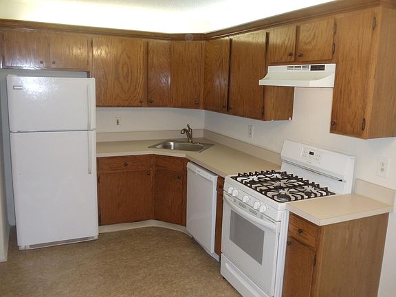 5th image of 142 Sussex Pl #1409