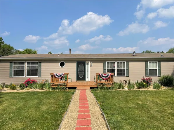 1238 N County Road 2200e, Casey, IL 62420