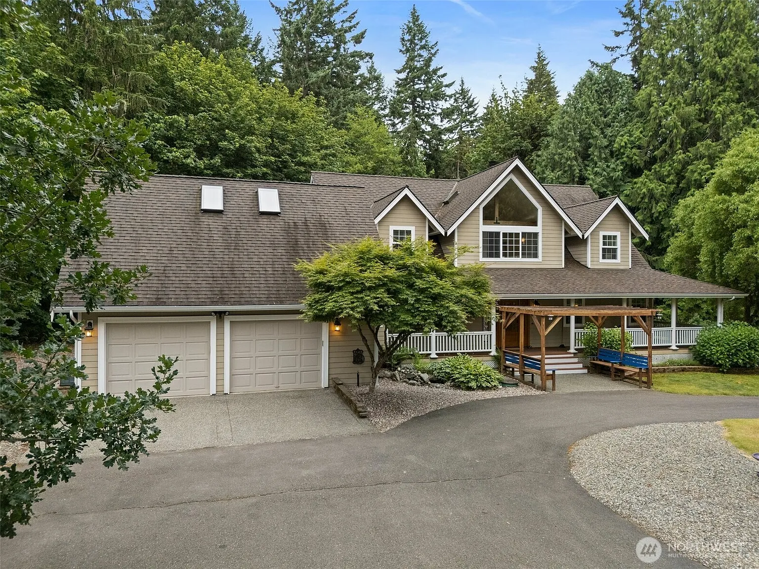 8495 Landing Lane SE photo 1