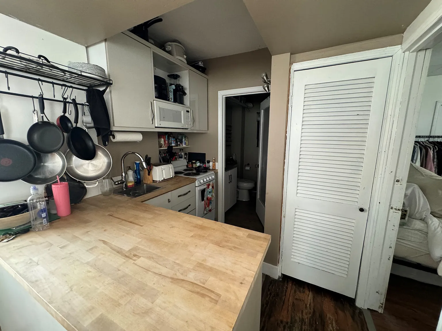 1 bed, $1,200 — Photo 4