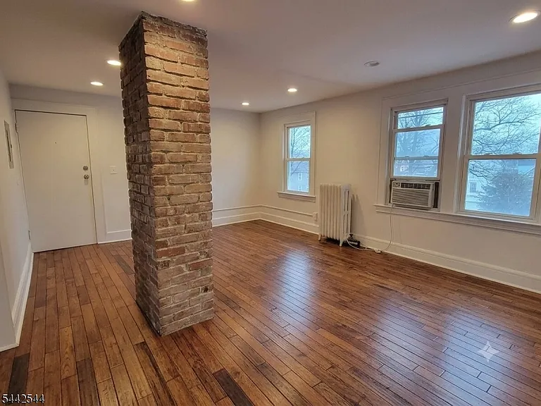 18 Olive St #3 — Photo 19