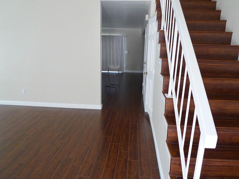 2nd image of 13715 Palm St