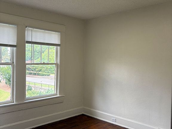 3rd image of 1229 8th Ave W #B