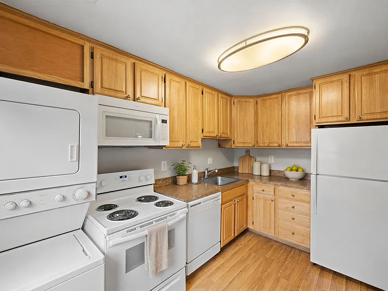 Metropolitan Marlton — Photo 45