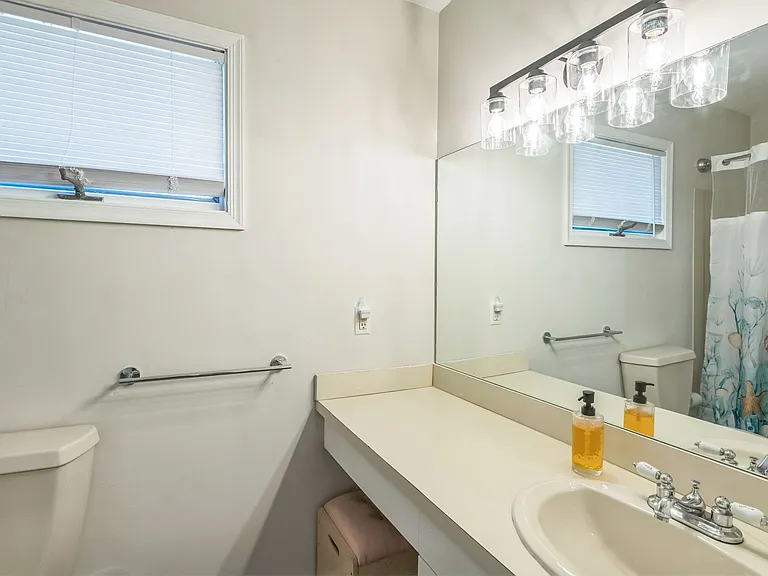 101 W Cape Shores Dr — Photo 35