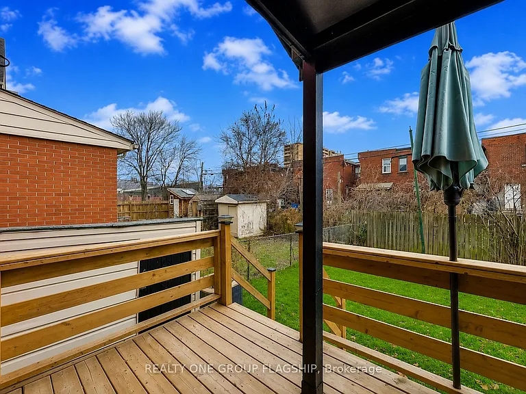 16 Huntley St — Photo 34