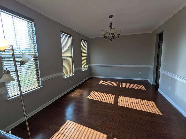5313 Cambridgeshire Loop — Photo 8