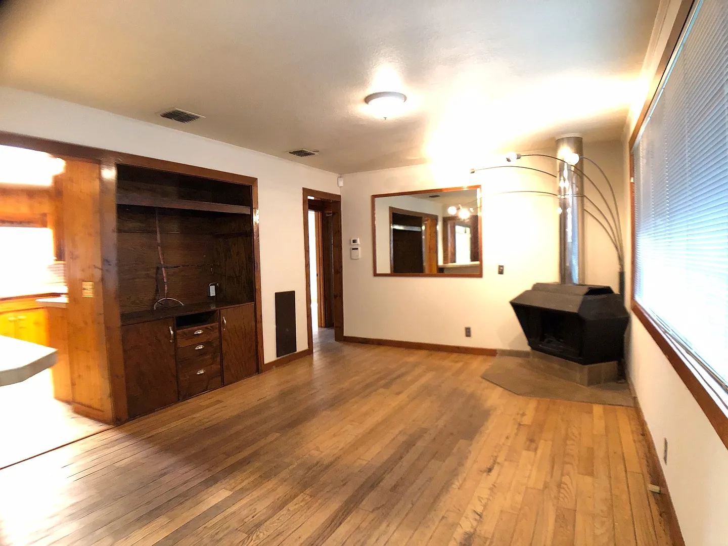 ** Coming SOON ** 2/1/Carport With Detached Man-Cave — Photo 2
