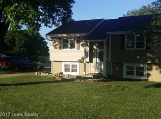 1205 Hardin Dr, Carlisle, IA 50047