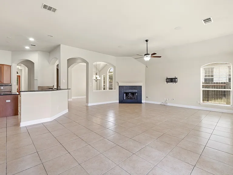 1301 David Cv — Photo 9