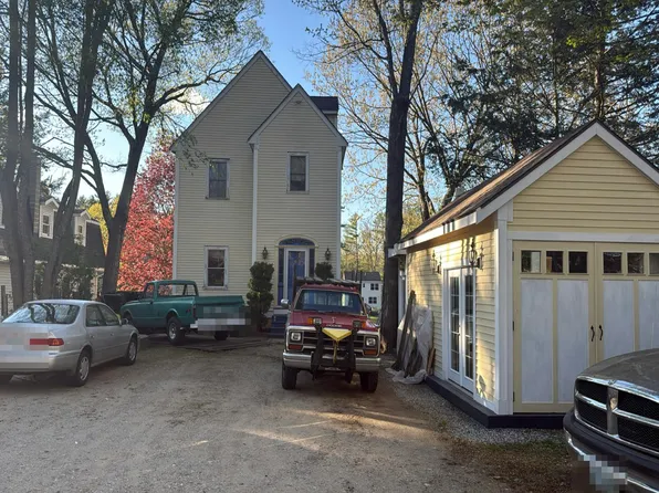 45 Riverside Dr, Fremont, NH 03044